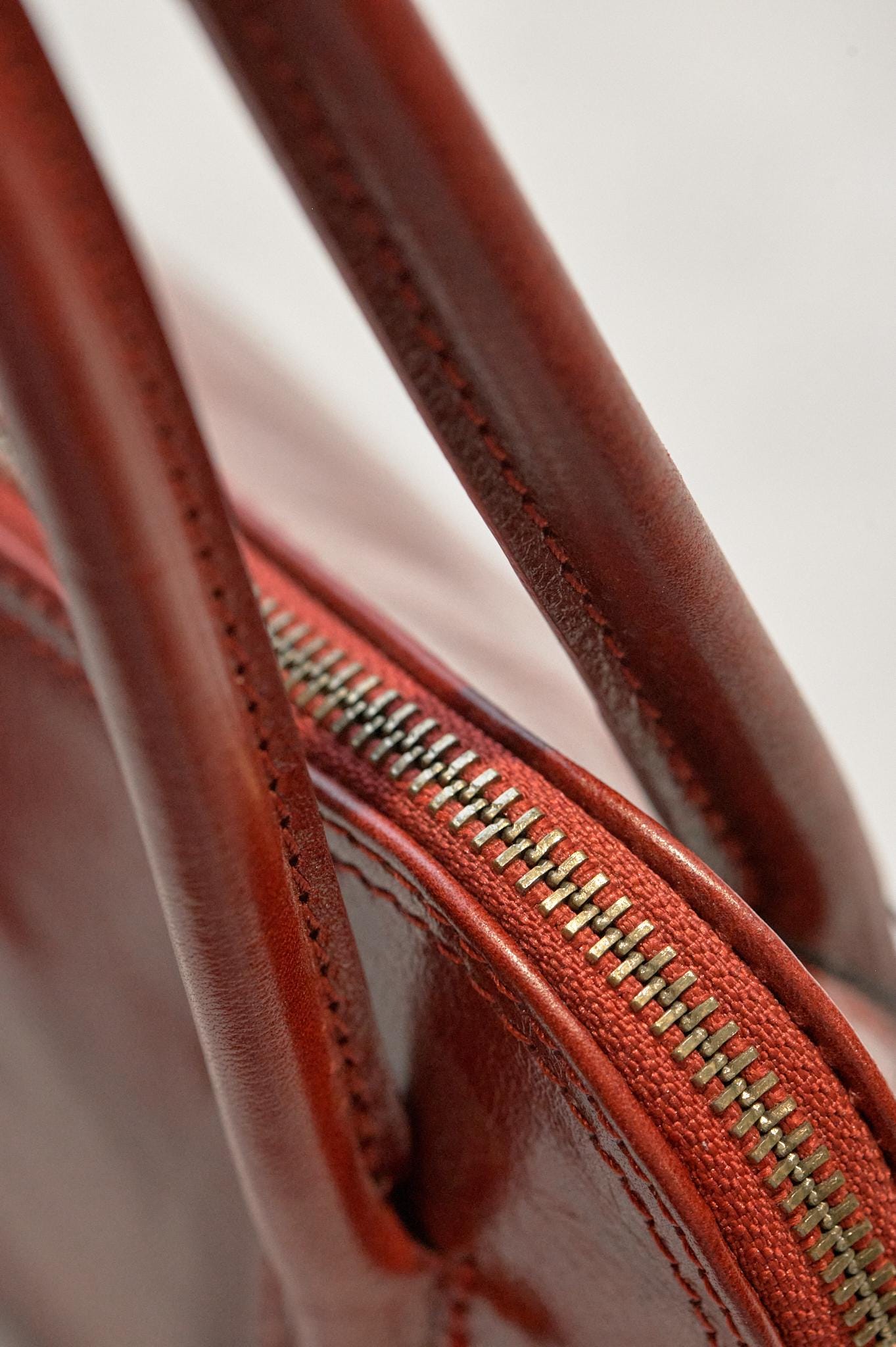 Elegant Vintage-Style Designer Bag from Florence