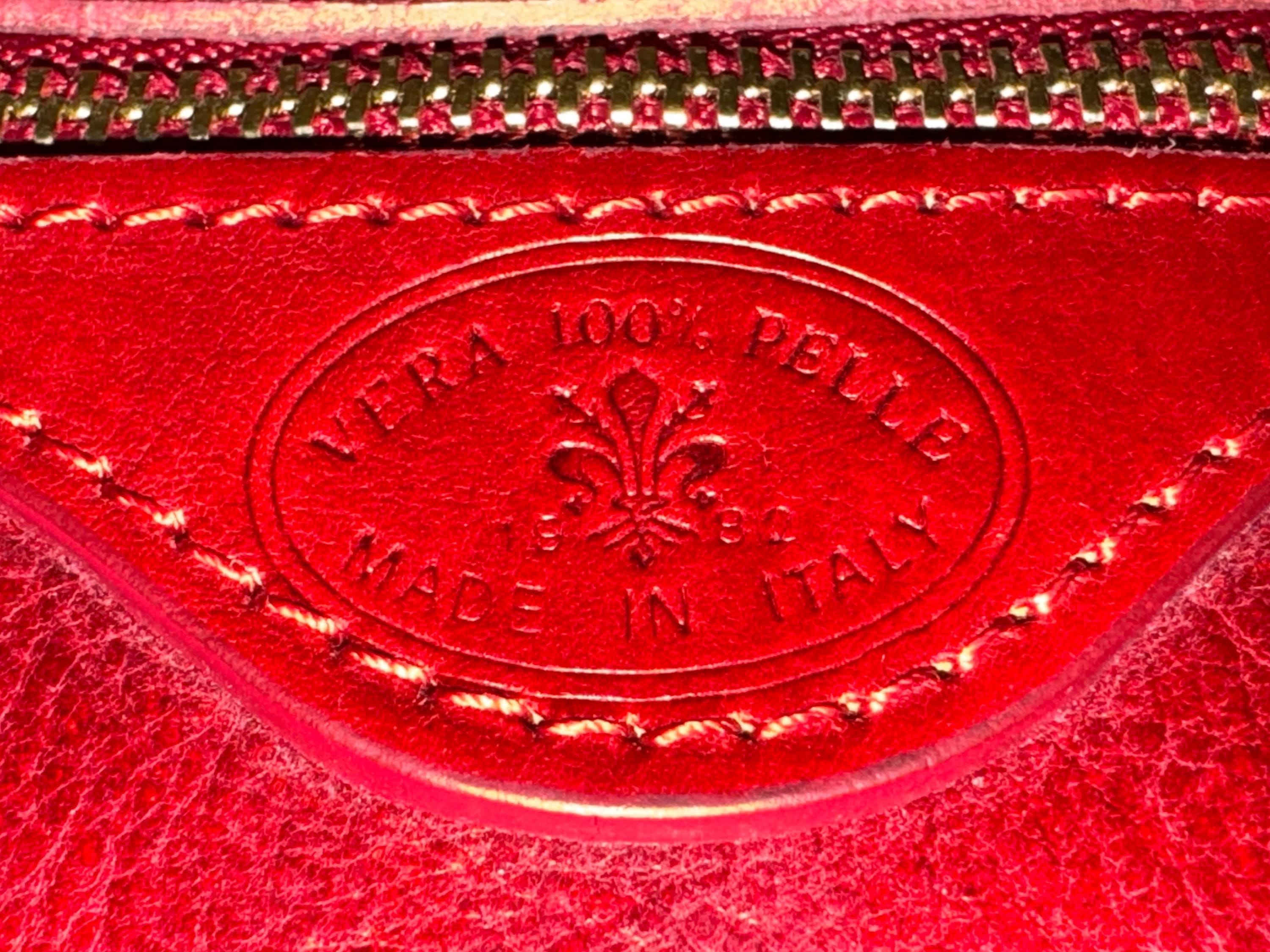 Women's Red Leather Crossbody Bag with Italian Plaid Interior and Detachable Strap – Chic and Versatile