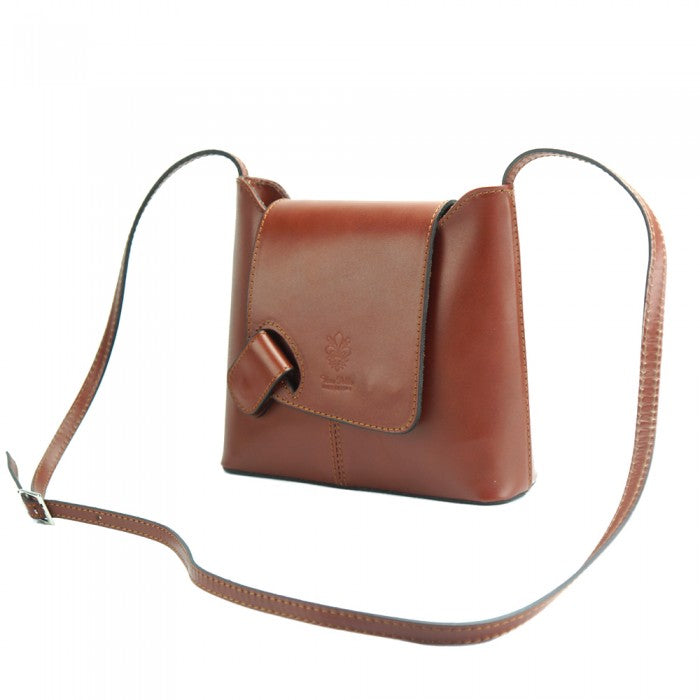 Leather shoulder bags, made by the skilled hands of our artisans