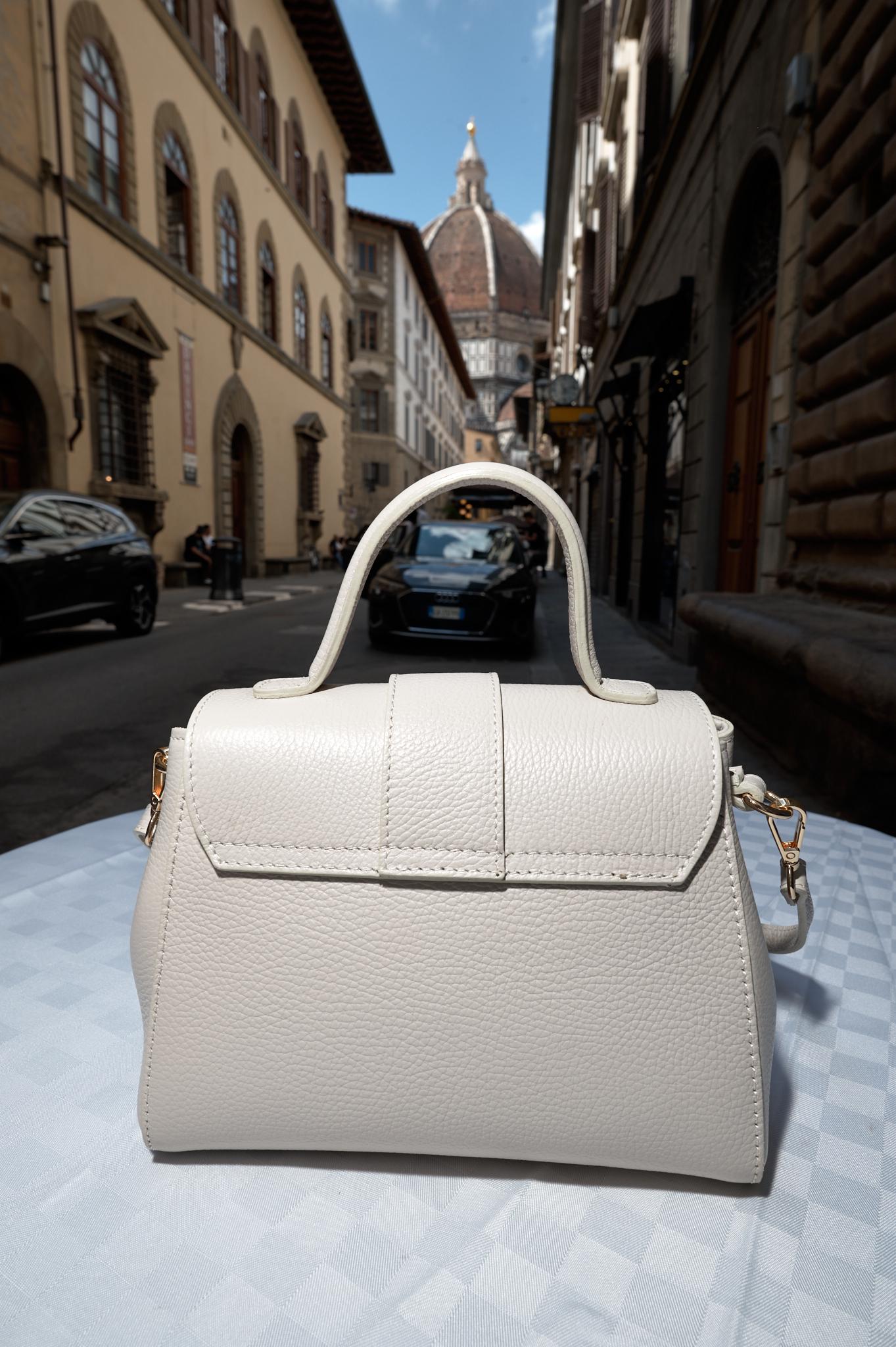 Italian Handmade White Leather Handbag , Elegant and Versatile Designer Bag from Florence , Classic Crossbody Purse by ChicMilano