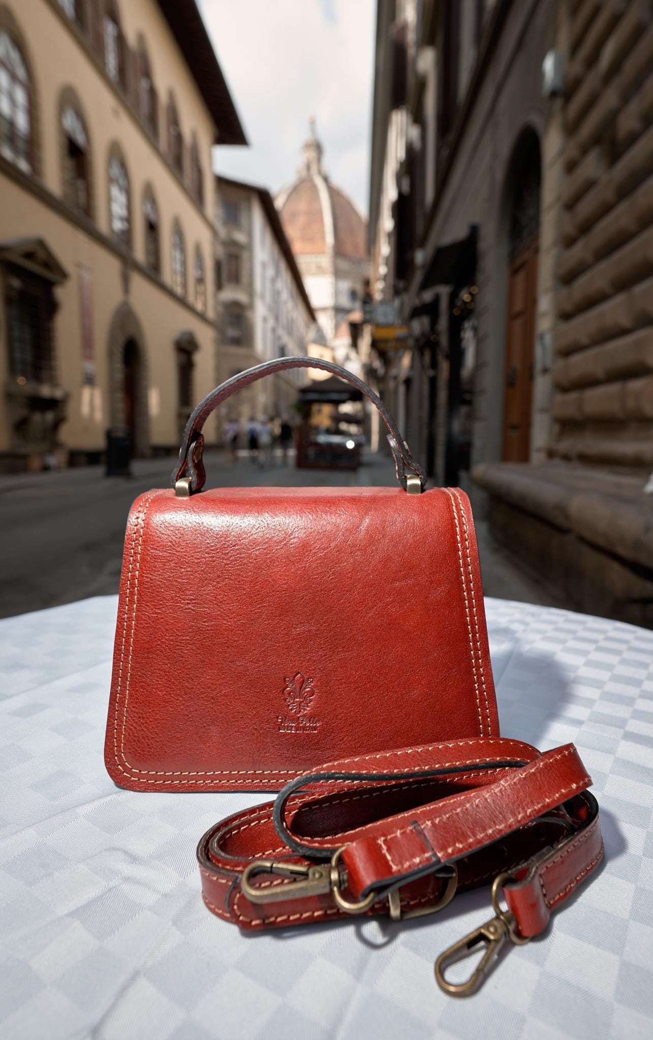 Elegant Red Leather Women's Crossbody Tote bag - Handcrafted in Florence, made in Italy - Genuine Italian Leather