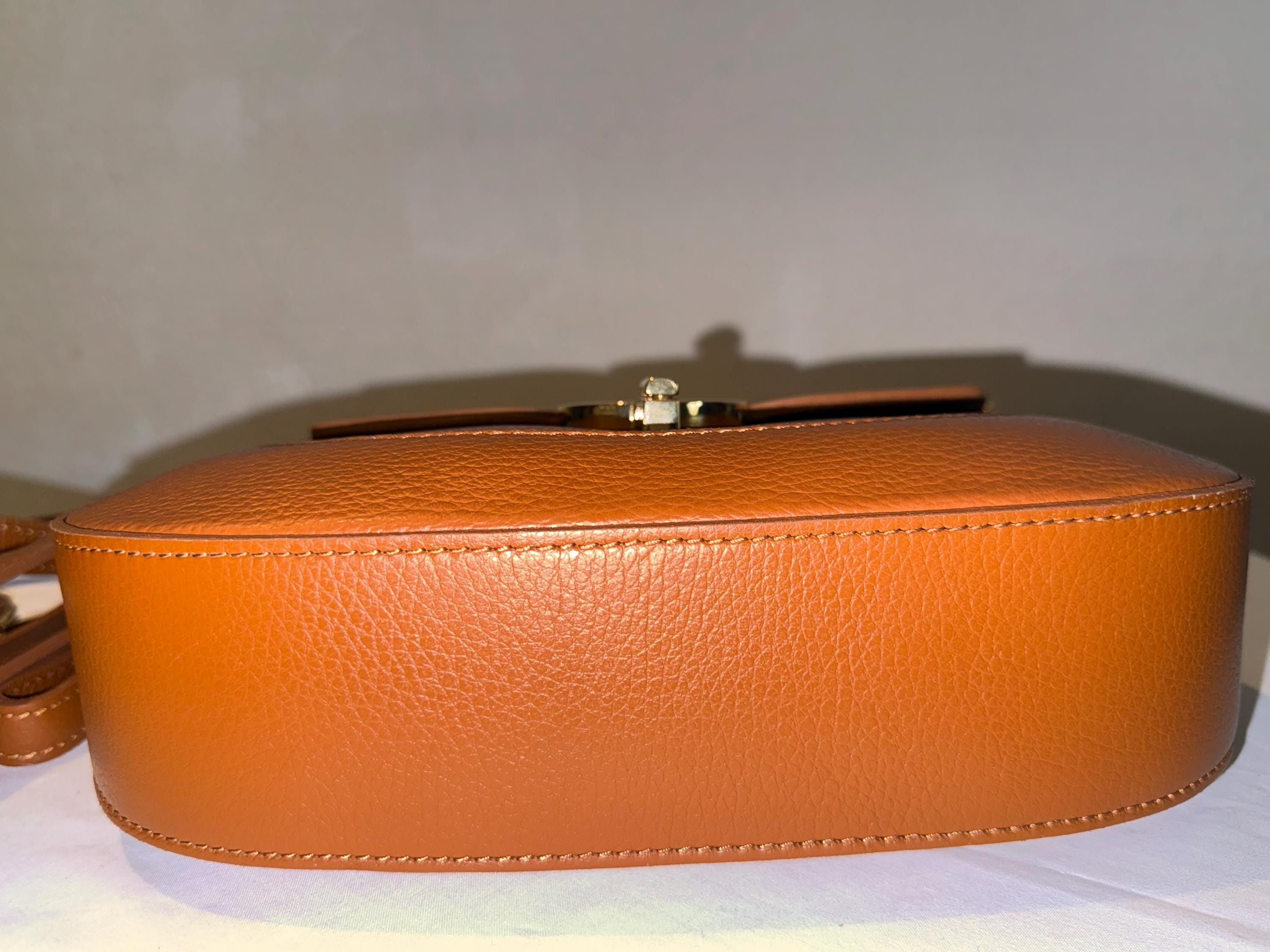 Italian Handmade Leather Bag for Women | Elegant Caramel Leather Crossbody from Florence | Made in Italy | Stylish Everyday Bag