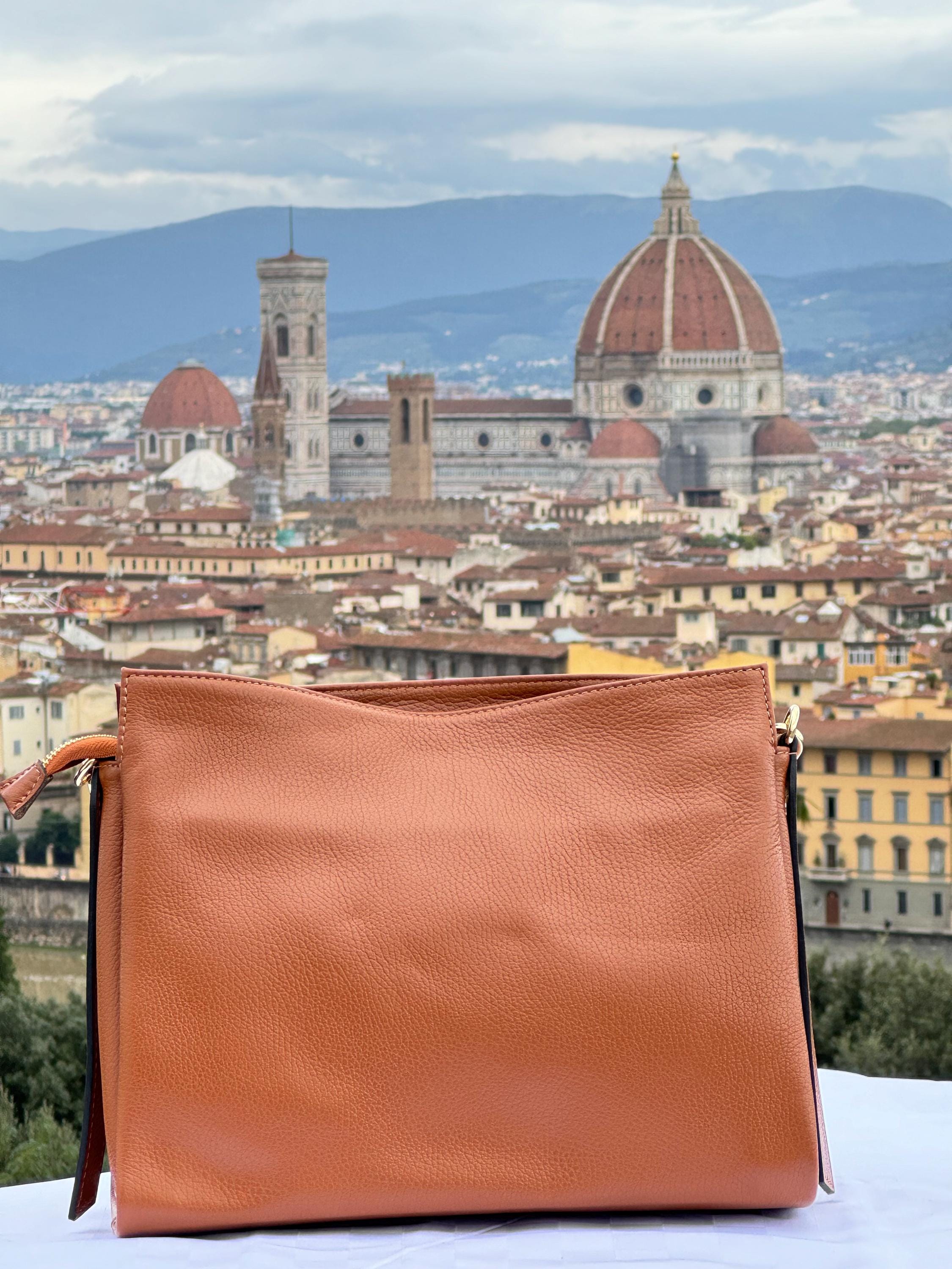 Italian Handmade Leather Bags for Women | Elegant Caramel Shoulder Bag | Tote Bag Made in Florence, Italy