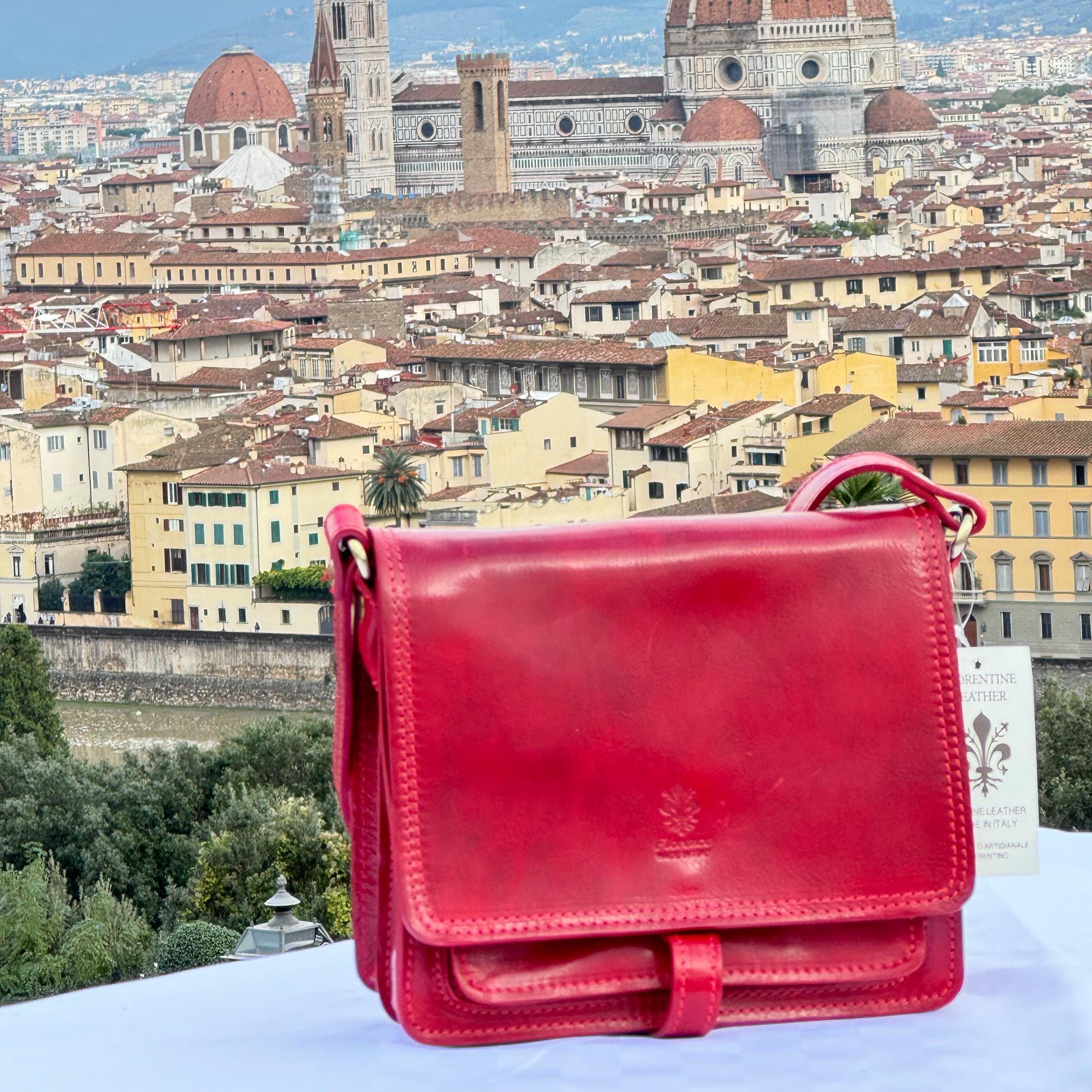 Elegant Italian Red Leather Crossbody Bag for Women – Chic Everyday Style & Versatile Design made in Florence