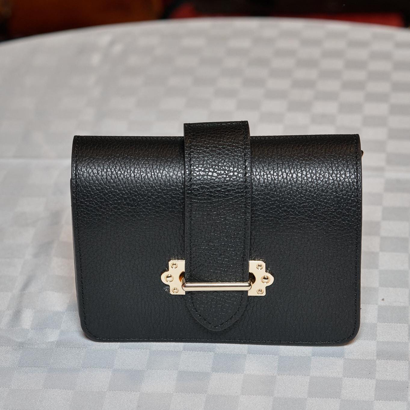 Italian Handmade Leather Bag for Women | Elegant Black Shoulder Bag from Florence, Made in Italy | Timeless Leather Purse